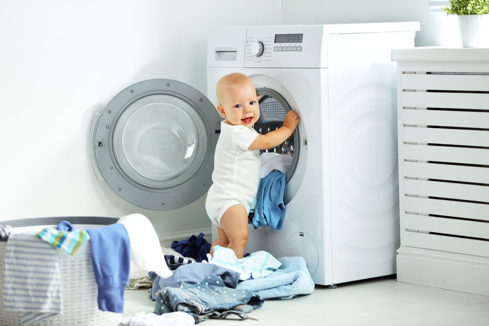 Ini 7 Tips Aman Cara Mencuci Baju yang Benar untuk Bayi Agar Kulit Sehat